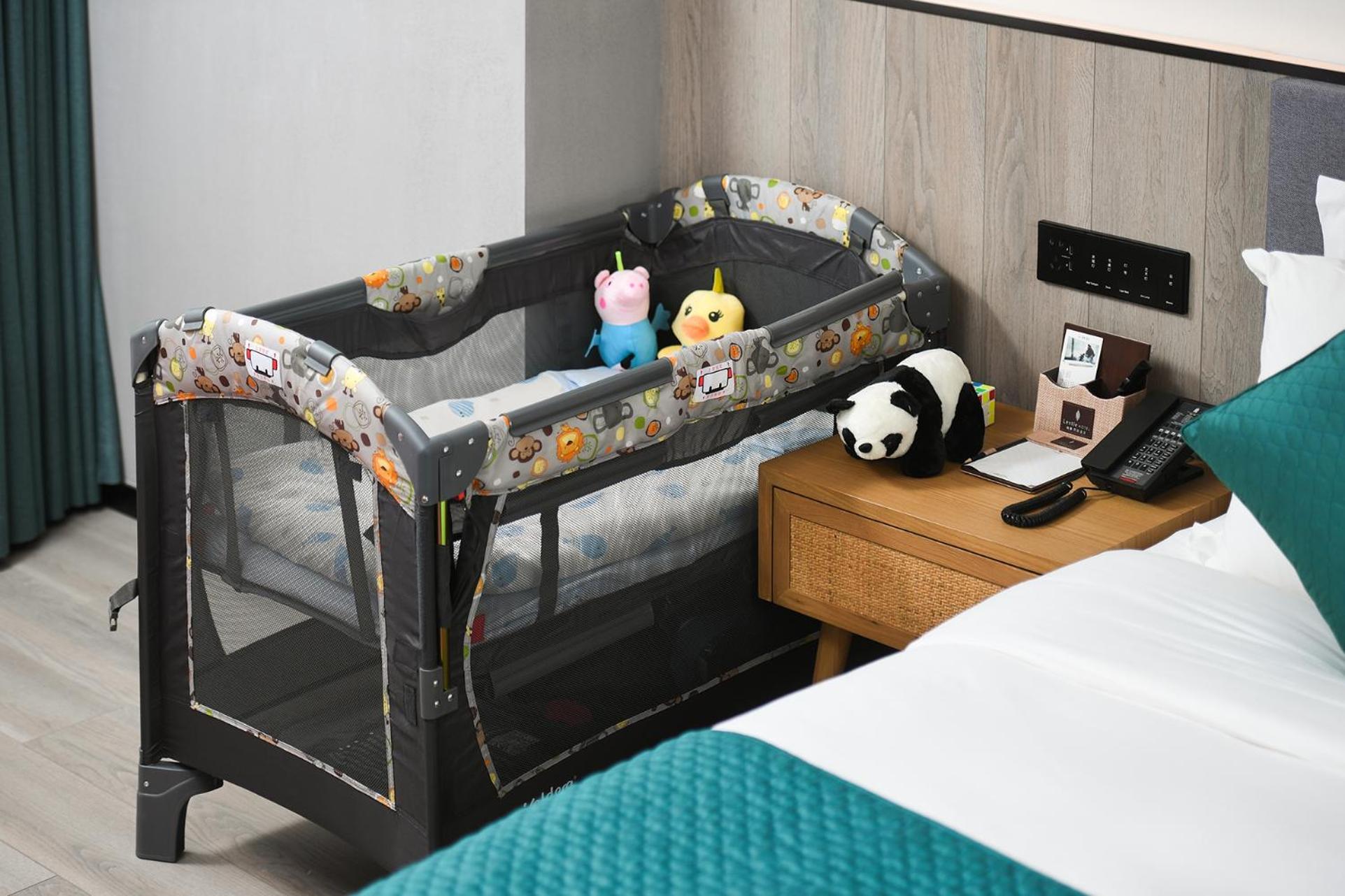 Mehood Lestie International Hotel Nancun Wanbo Metro Station Branch - Free Shuttle Bus To Canton Fair Complex During Canton Fair Period & Free Breakfast & Free Afternoon Tea & Free Midnight Snack & Free Vpn Internet Access Extérieur photo