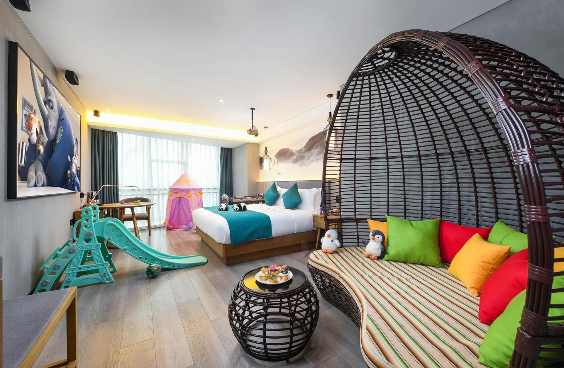 Mehood Lestie International Hotel Nancun Wanbo Metro Station Branch - Free Shuttle Bus To Canton Fair Complex During Canton Fair Period & Free Breakfast & Free Afternoon Tea & Free Midnight Snack & Free Vpn Internet Access Extérieur photo