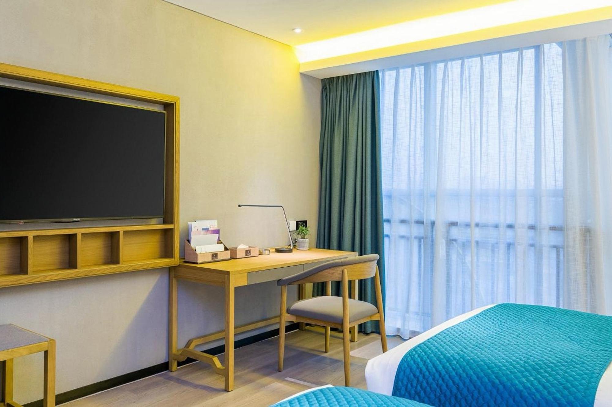 Mehood Lestie International Hotel Nancun Wanbo Metro Station Branch - Free Shuttle Bus To Canton Fair Complex During Canton Fair Period & Free Breakfast & Free Afternoon Tea & Free Midnight Snack & Free Vpn Internet Access Extérieur photo