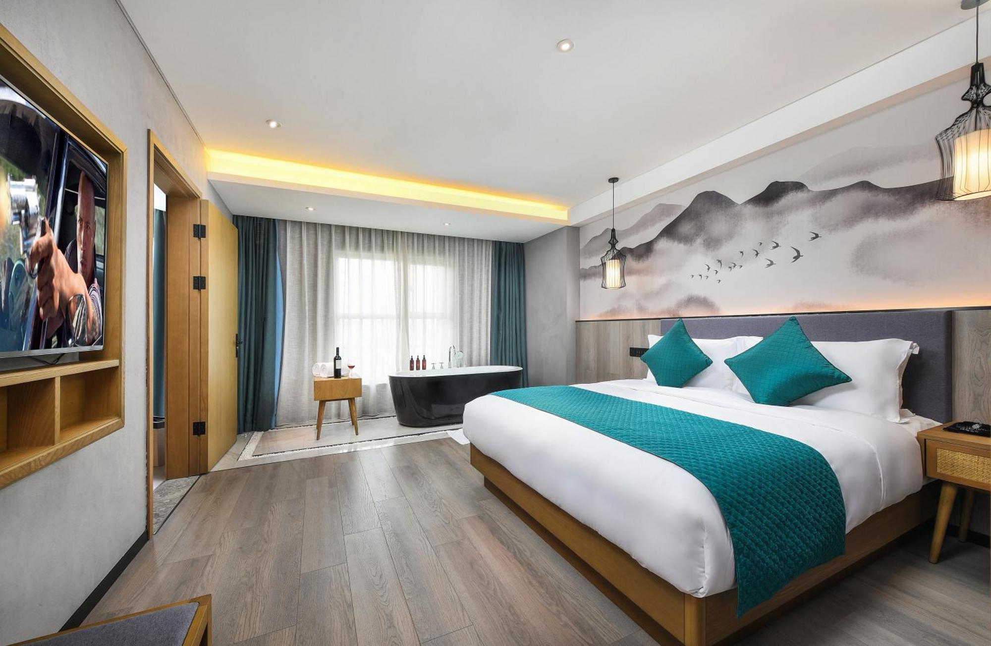 Mehood Lestie International Hotel Nancun Wanbo Metro Station Branch - Free Shuttle Bus To Canton Fair Complex During Canton Fair Period & Free Breakfast & Free Afternoon Tea & Free Midnight Snack & Free Vpn Internet Access Extérieur photo
