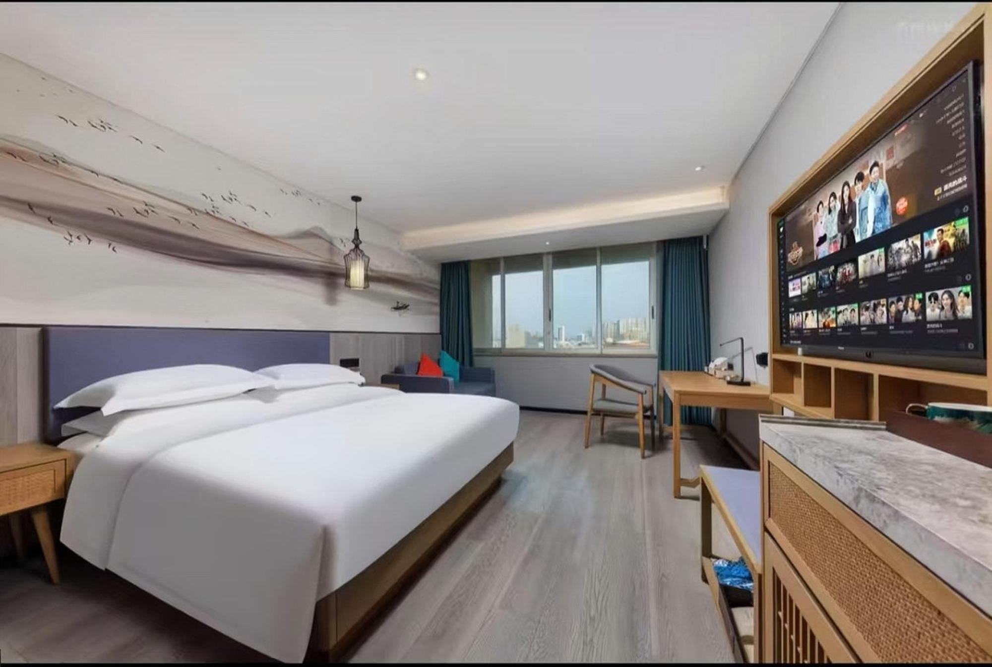 Mehood Lestie International Hotel Nancun Wanbo Metro Station Branch - Free Shuttle Bus To Canton Fair Complex During Canton Fair Period & Free Breakfast & Free Afternoon Tea & Free Midnight Snack & Free Vpn Internet Access Extérieur photo