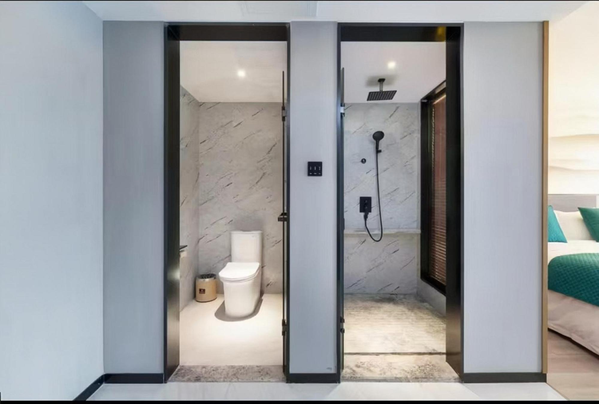 Mehood Lestie International Hotel Nancun Wanbo Metro Station Branch - Free Shuttle Bus To Canton Fair Complex During Canton Fair Period & Free Breakfast & Free Afternoon Tea & Free Midnight Snack & Free Vpn Internet Access Extérieur photo