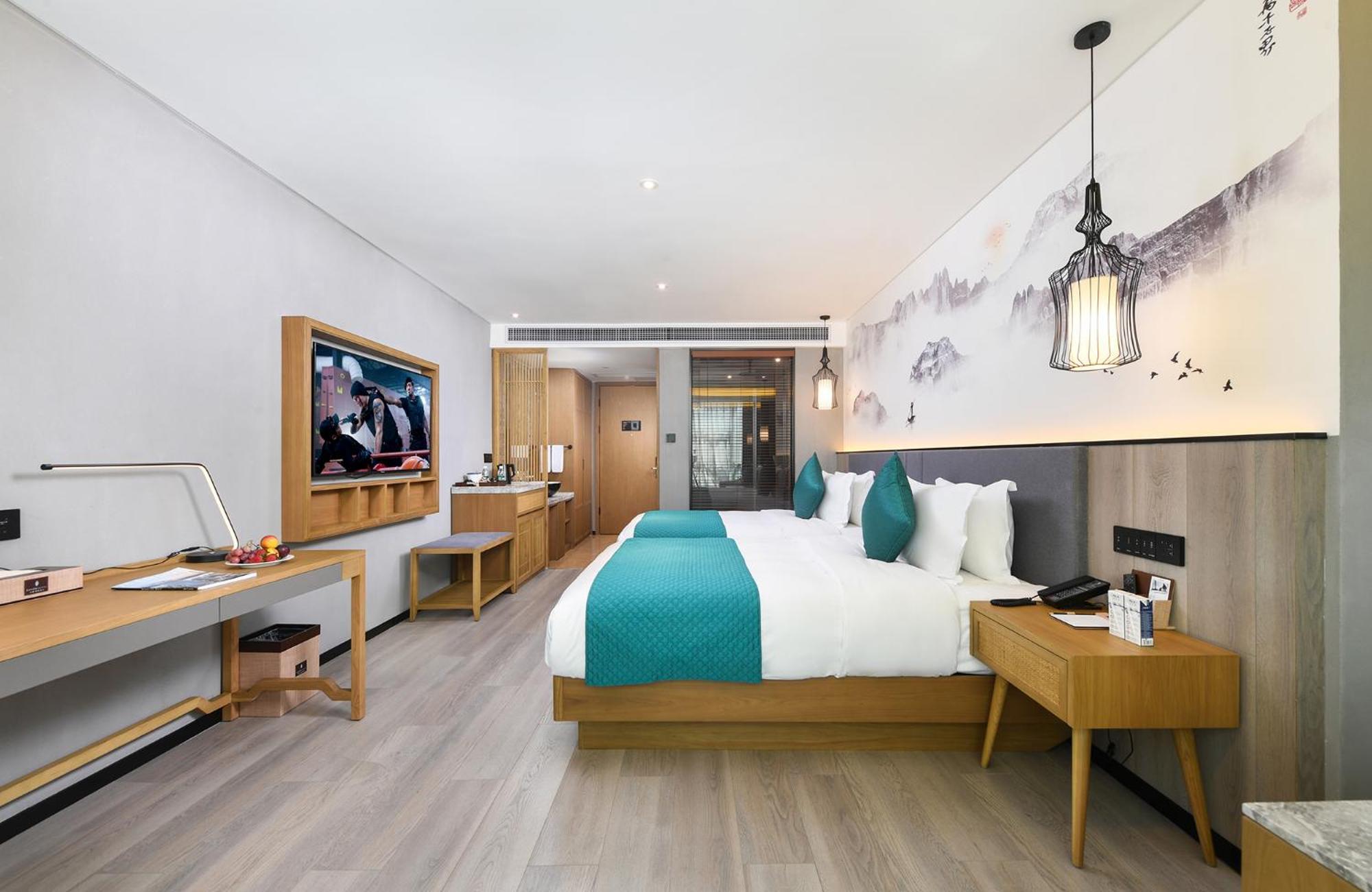 Mehood Lestie International Hotel Nancun Wanbo Metro Station Branch - Free Shuttle Bus To Canton Fair Complex During Canton Fair Period & Free Breakfast & Free Afternoon Tea & Free Midnight Snack & Free Vpn Internet Access Extérieur photo