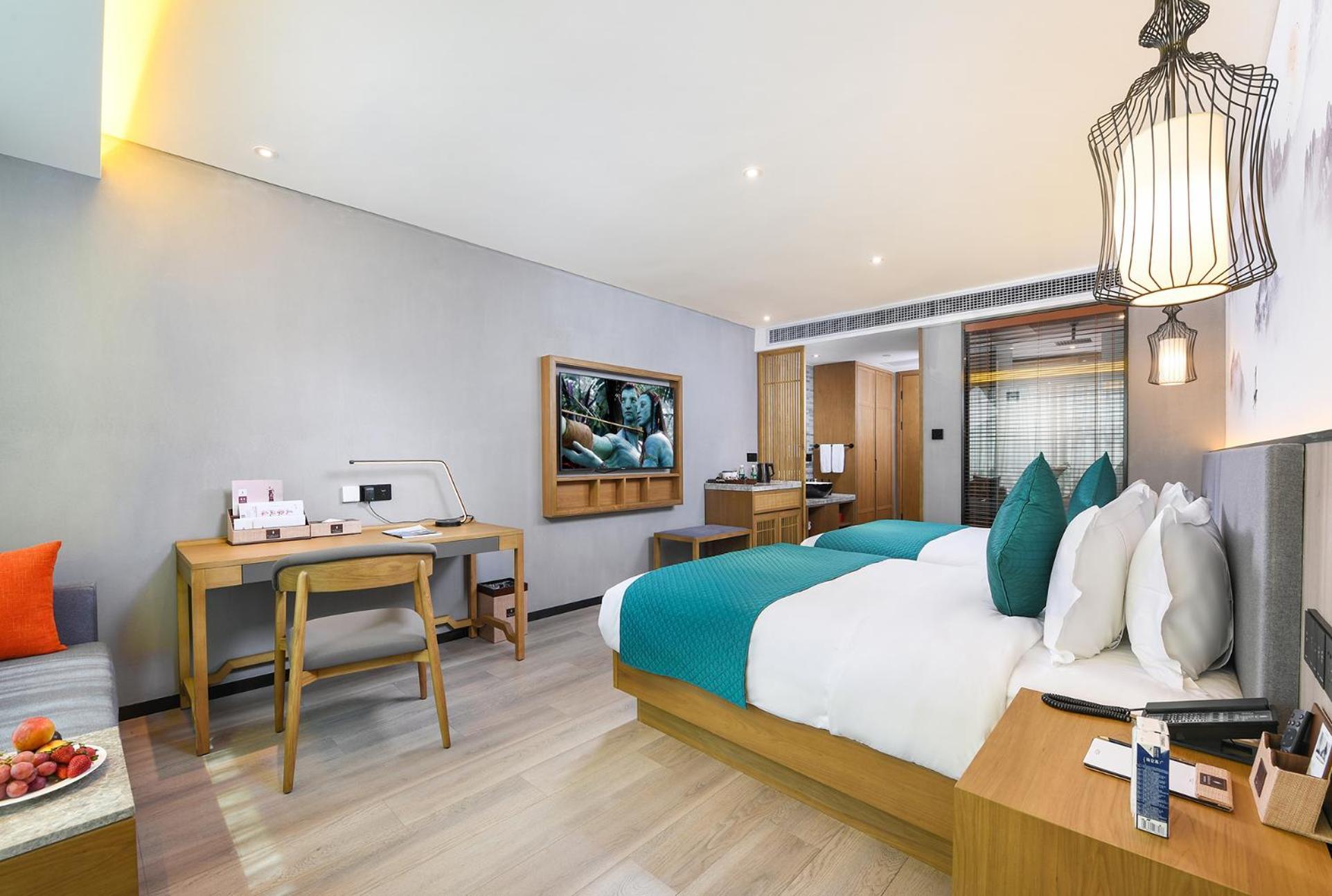 Mehood Lestie International Hotel Nancun Wanbo Metro Station Branch - Free Shuttle Bus To Canton Fair Complex During Canton Fair Period & Free Breakfast & Free Afternoon Tea & Free Midnight Snack & Free Vpn Internet Access Extérieur photo