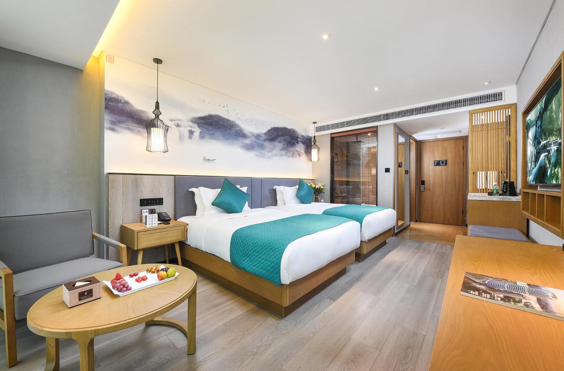 Mehood Lestie International Hotel Nancun Wanbo Metro Station Branch - Free Shuttle Bus To Canton Fair Complex During Canton Fair Period & Free Breakfast & Free Afternoon Tea & Free Midnight Snack & Free Vpn Internet Access Extérieur photo
