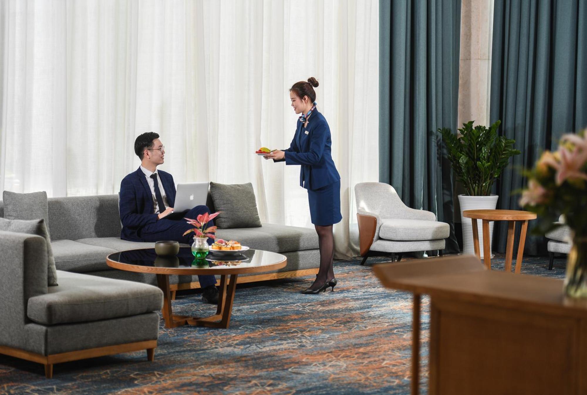 Mehood Lestie International Hotel Nancun Wanbo Metro Station Branch - Free Shuttle Bus To Canton Fair Complex During Canton Fair Period & Free Breakfast & Free Afternoon Tea & Free Midnight Snack & Free Vpn Internet Access Extérieur photo