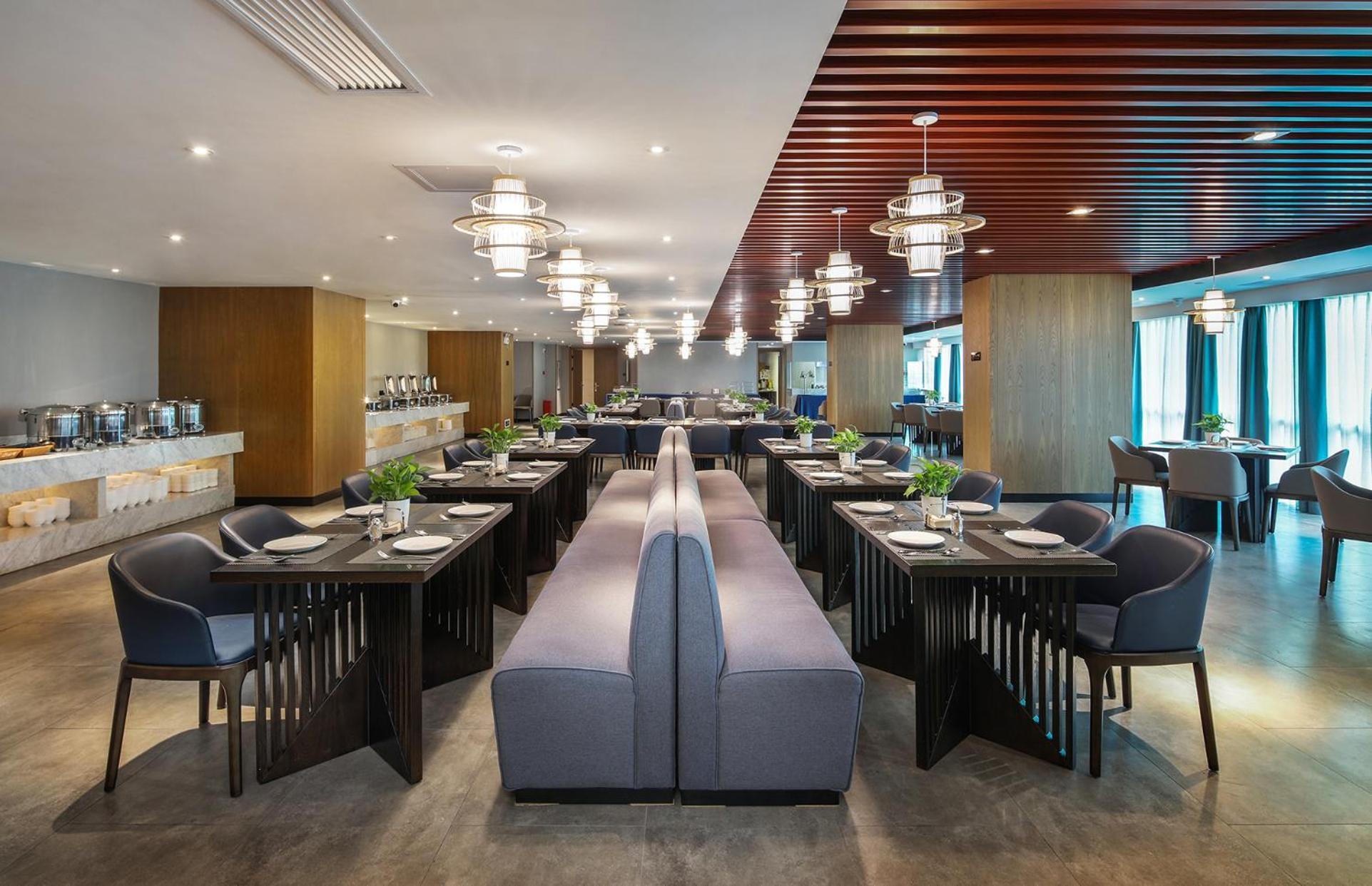 Mehood Lestie International Hotel Nancun Wanbo Metro Station Branch - Free Shuttle Bus To Canton Fair Complex During Canton Fair Period & Free Breakfast & Free Afternoon Tea & Free Midnight Snack & Free Vpn Internet Access Extérieur photo